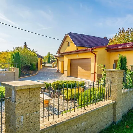 Luxusni V Rudici